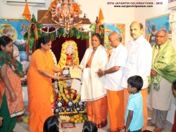 gita-jayanthi-celebrations-2013-006b